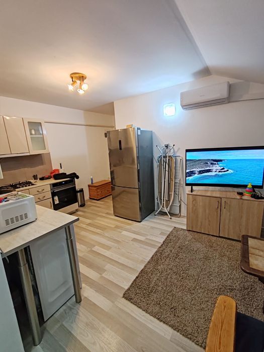 Inchiriez apartament 3 camere Valea Lupului EsQ village