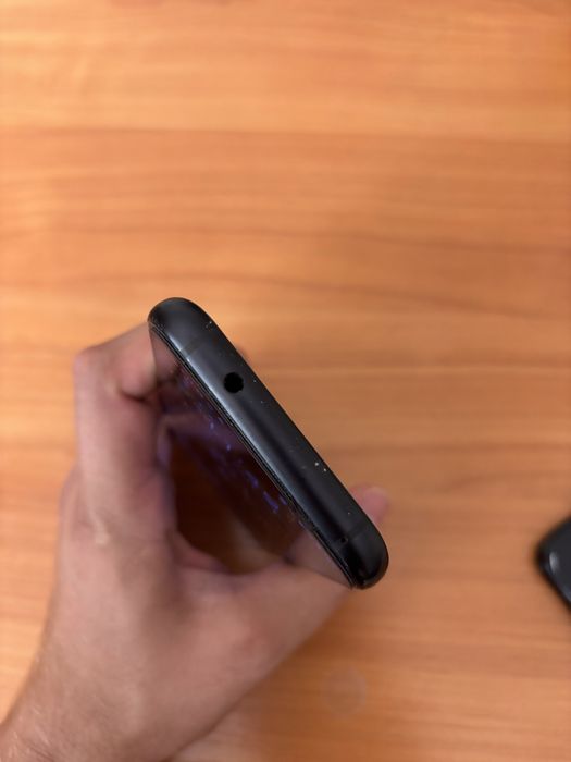 Zenfone 8 - 8GB 128GB запазен