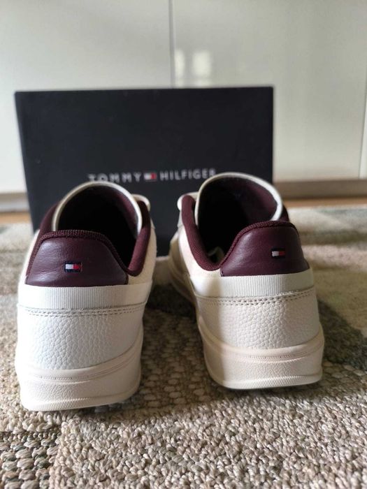 Tommy Hilfiger original, marimea 41, impecabil!!!