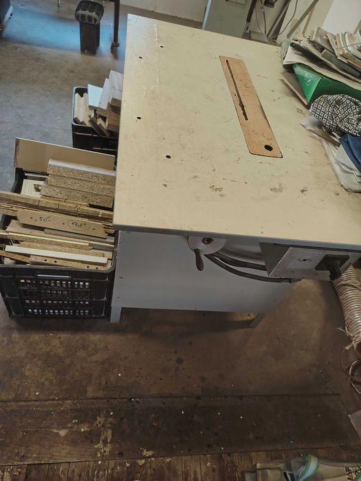 Циркуляр с подрезвач