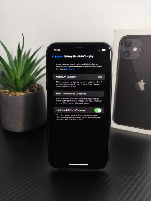 iPhone 11 64GB Black • Condiție Foarte Bună! • Perfect Funcțional