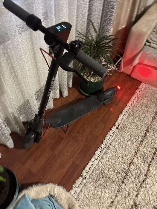 Trotineta electrica Navee E 25 pro