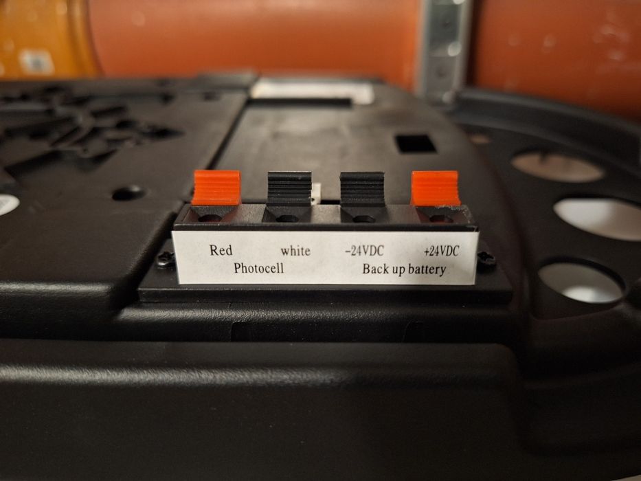 Автоматика / двигател / мотор за гаражна врата с верига. Летящо крило