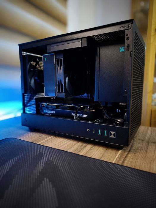 Мини гейминг компютър | RX 9060 XT 16GB