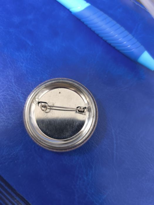 Продам значёк на рюкзак