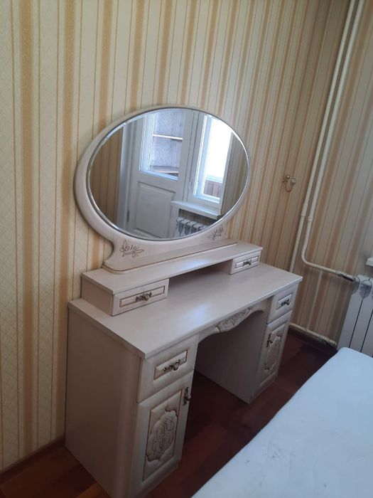 Срочно продам спальный гарнитур