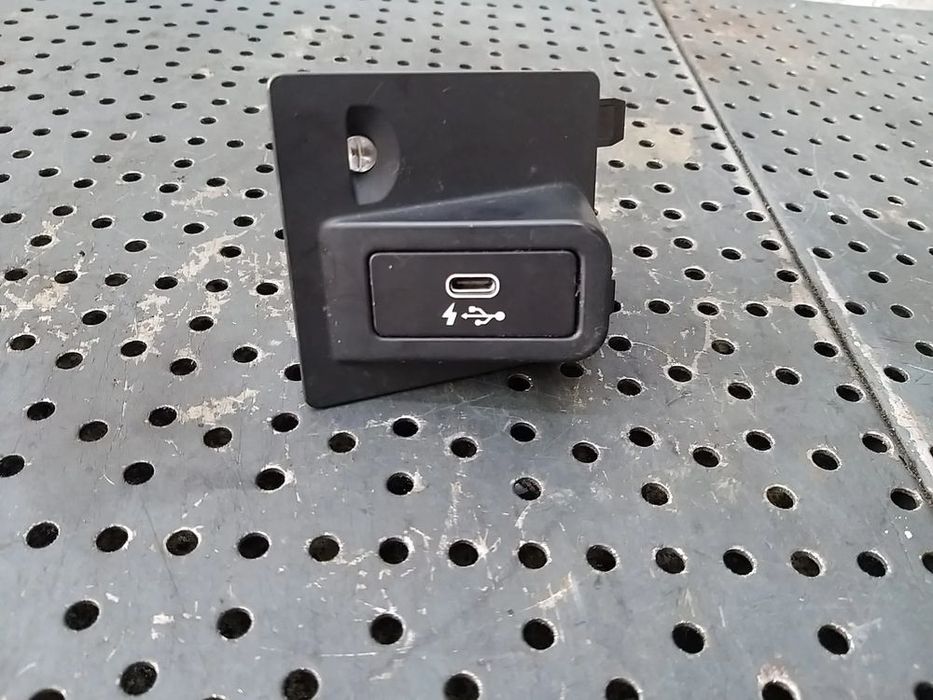 Port usb bmw x3 g01 8711939