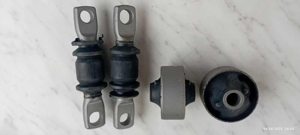 Сайлентблоки Камри 20