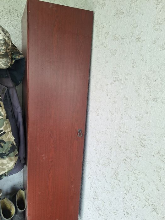 Продам  шкаф  б.у