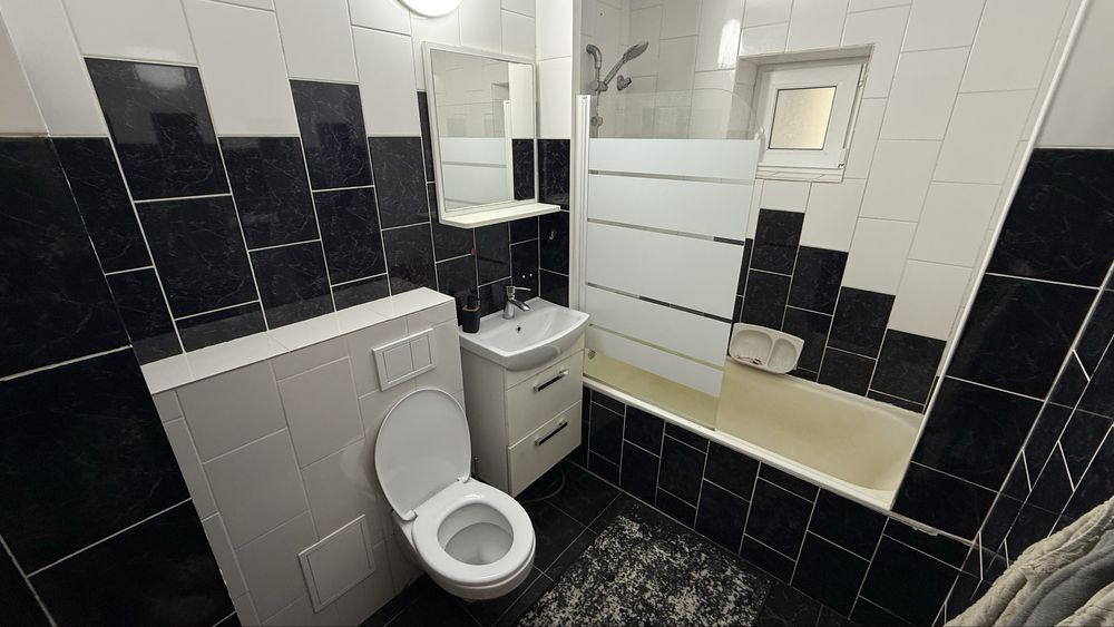 Vând apartament 3 camere, etaj 1 - Cartier Obcini