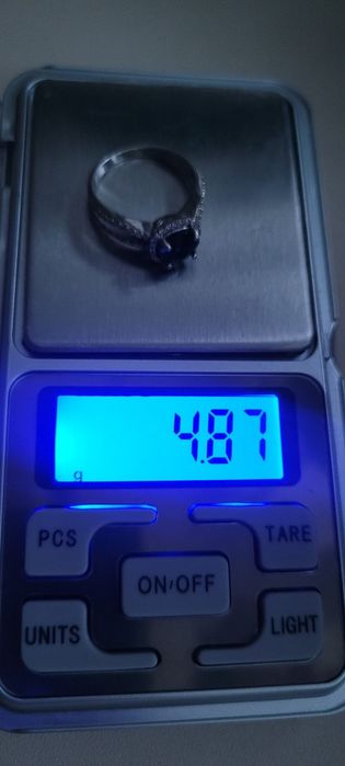 Золотое кольцо с сапфиром 750 проба