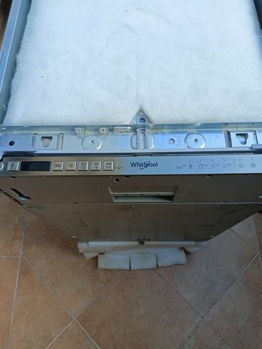 Съдомиялна за вграждане Whirlpool WSIO3T223PCEX, 10 комплекта, 7 програми, 6th Sense, 45 см