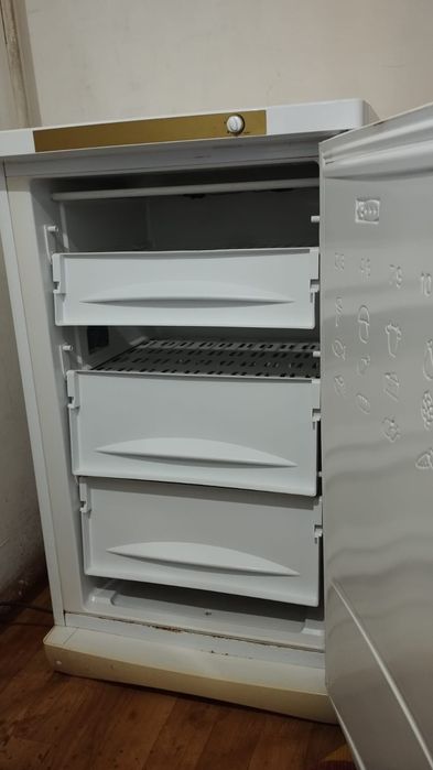 Продам морозильник