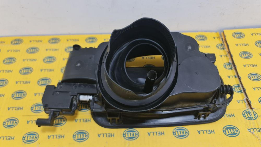 Clapeta capac bușon rezervor alimentare BMW X3 F25 7213035
Pe