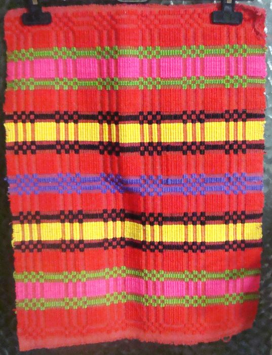 Продавам 5 неупотребявани,ръчно тъкани,вълнени покривки