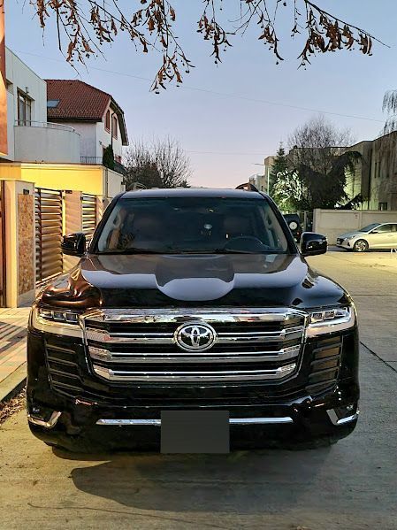 Toyota Land Cruiser Toyota Land Cruiser J200 din 2008 cu body kit de J300 din 2024