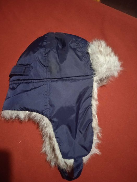 Топли зимни детски шапки