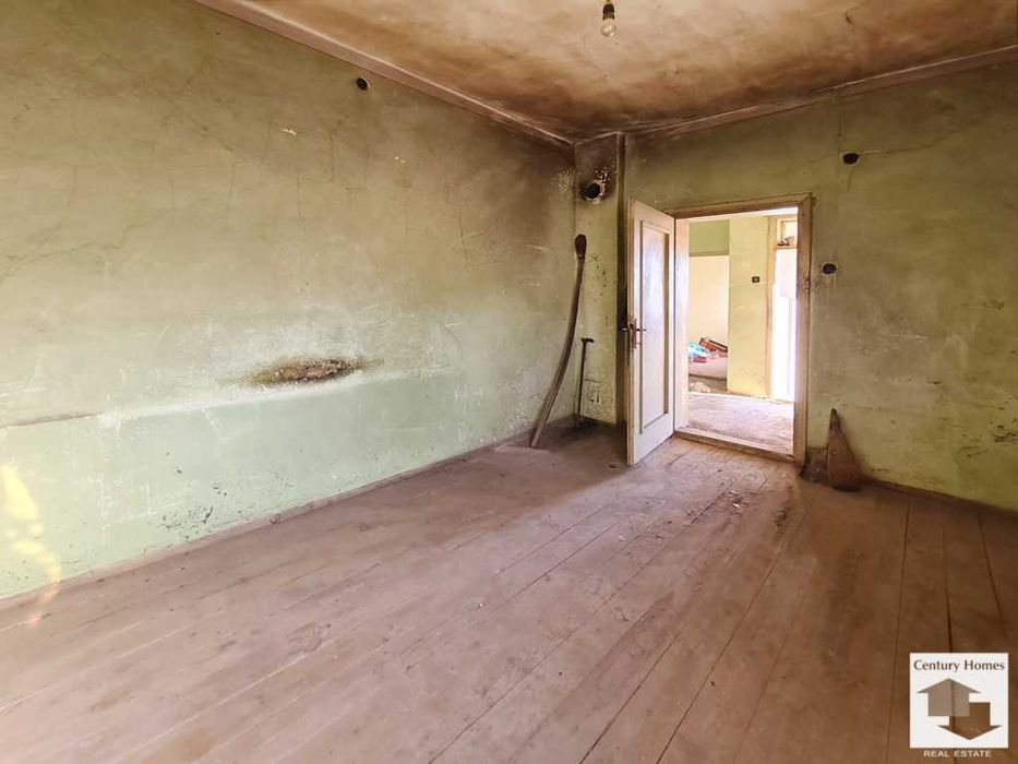 120353 Къща с гараж и просторен двор в с. Драганово, Велико Търново