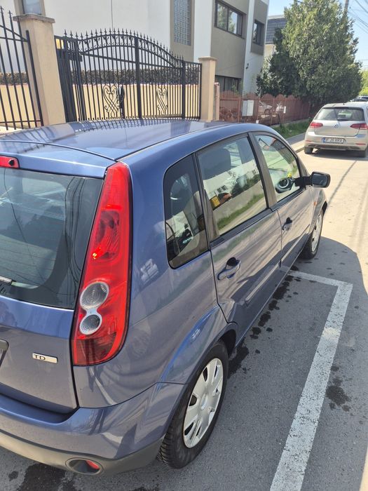 Vânzare mașină ford fiestă 2005 1.4
