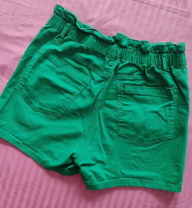 Pantaloni scurti verzi