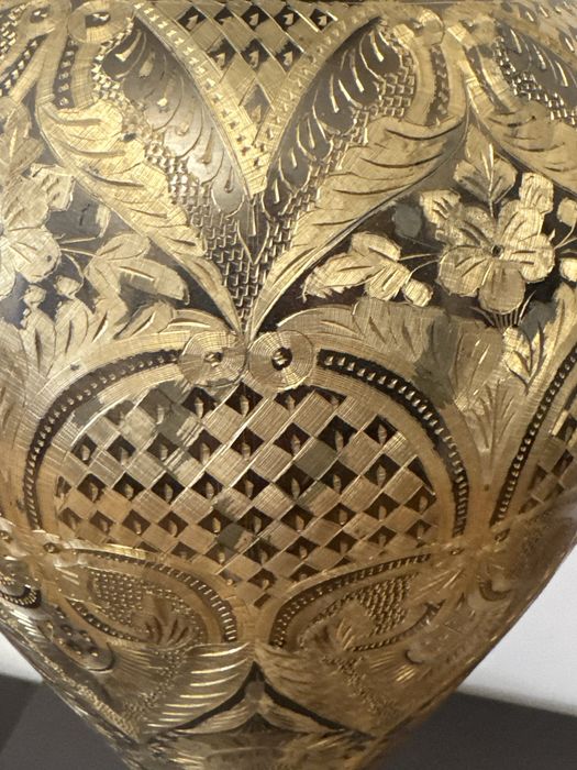 Ваза напольная бронзовая