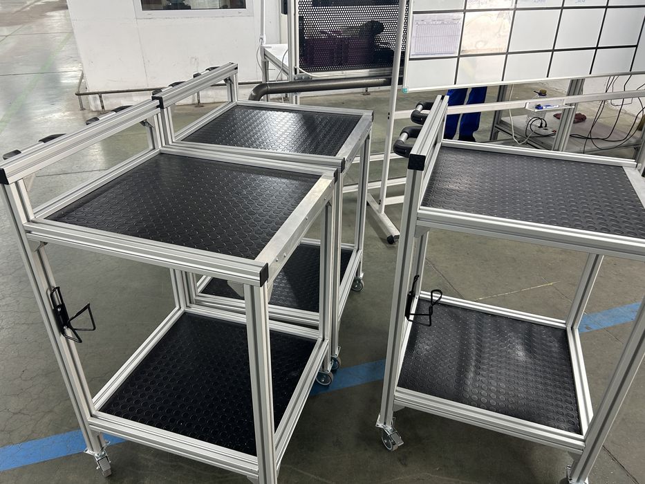 Количка за инструменти, изработена от алуминиеви профили