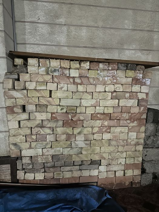 Продаются кирпичи,примерно 50 штук ,качество отличное