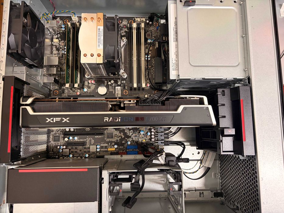 Lenovo ThinkStation P520 – Xeon W-2123, 16GB DDR4, AMD Radeon RX 6700 XT 12GB, NVMe SSD