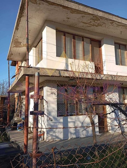 Къща в Варна, област-гр.Долни чифлик