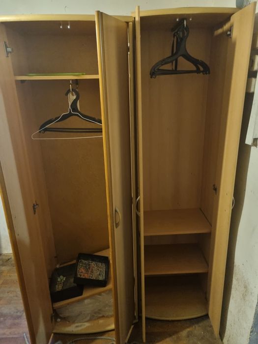 Шкафы для одежды