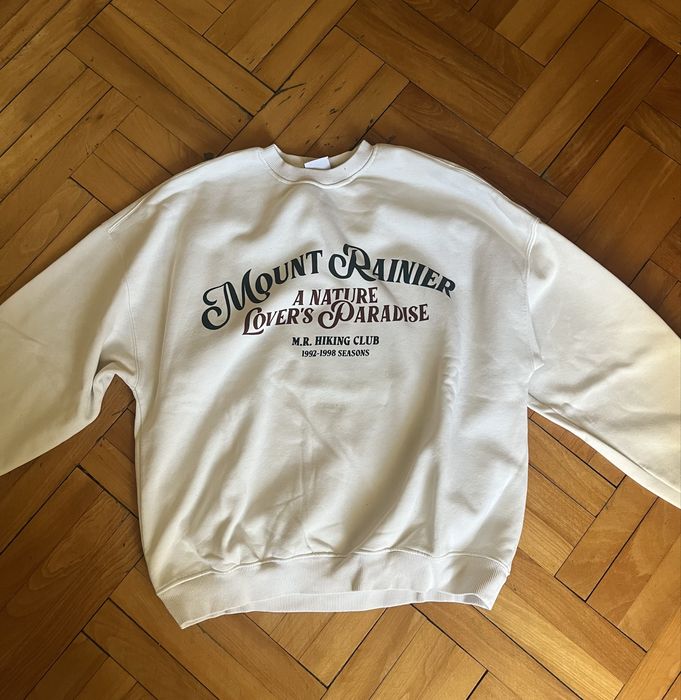 Сет 2 бр. маркови суитчъри Champion и Bershka – КАТО НОВИ