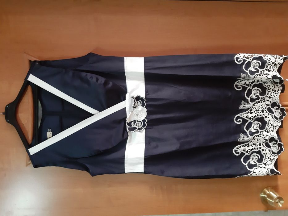 Продам платья женские