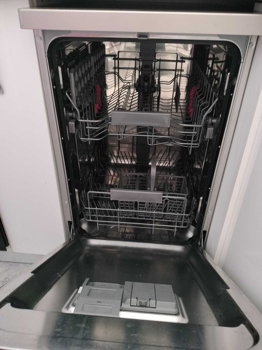 Vând POMPA de APA pt Mașină spălat vase Whirlpool WSCF 3M17 X