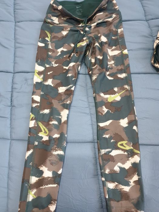 Спортни екипи ,Ще има и подарък към някой дрехи