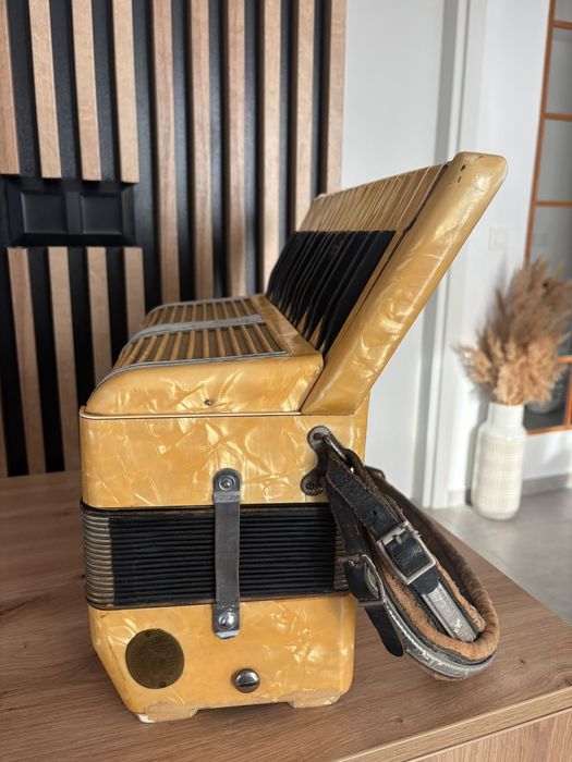 Acordeon Hohner Verdi 1 cu 48 de basi