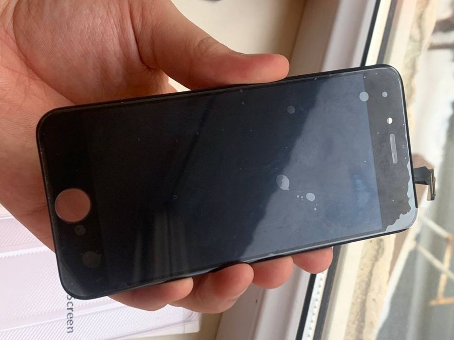 Экран и Акумм на Айфон 6