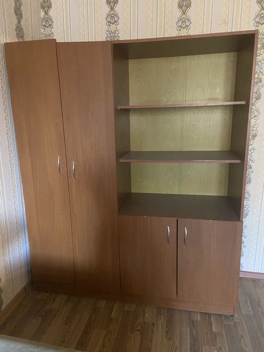 Продам два шкафа срочно