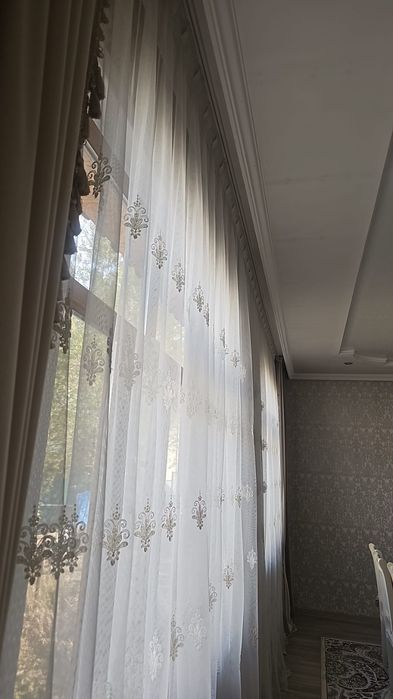 Тюль с узорами для зала