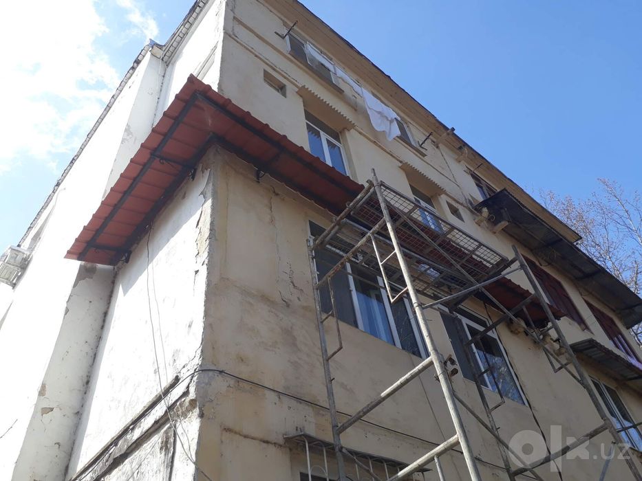 Установка  Козырьки над окнами
