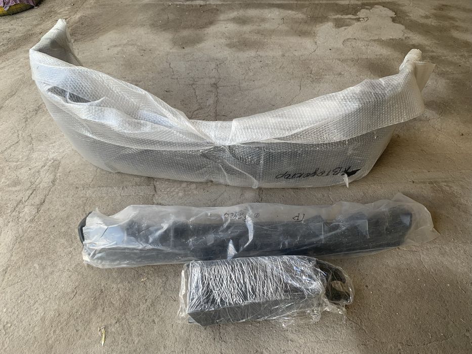 Продам задний бампер на весту с дифузором