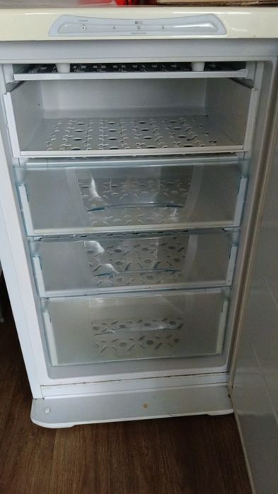 Морозильник Бирюса