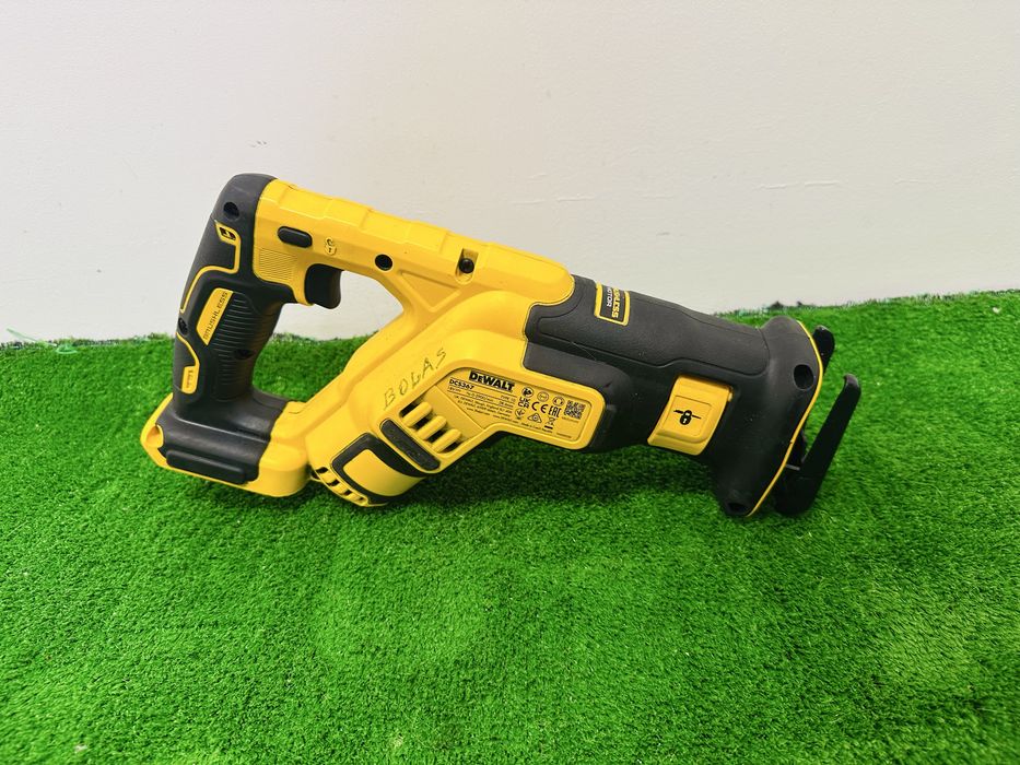 Fierastrau sabie Dewalt DCS367