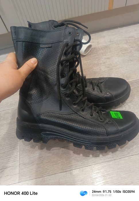 Новый сапоги черные