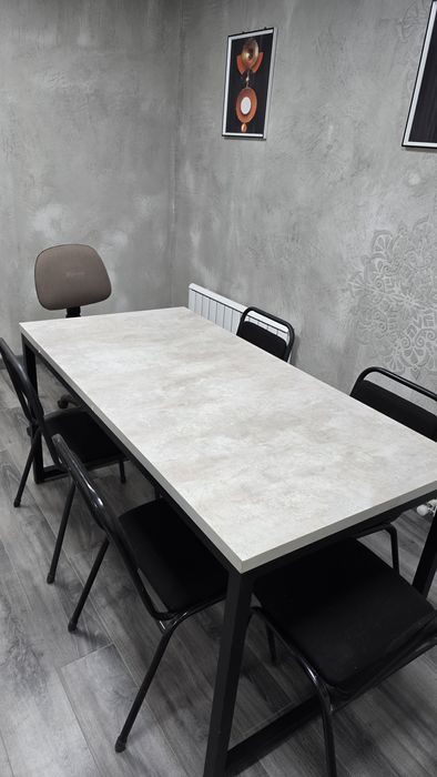 Стол для переговоров