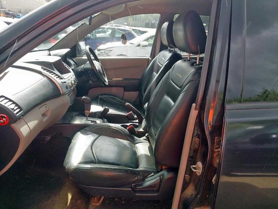 Dezmembrez Mitsubishi L200 2.5 Diesel 2012
