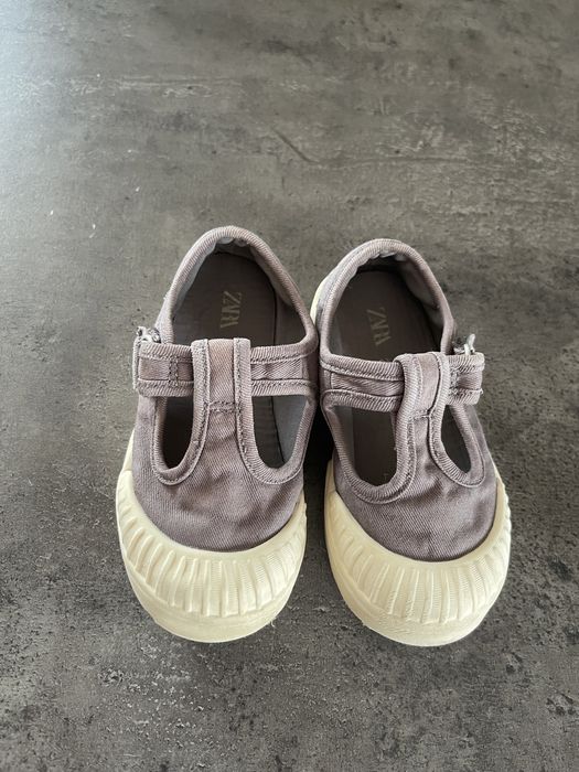 sandalute zara marimea 22