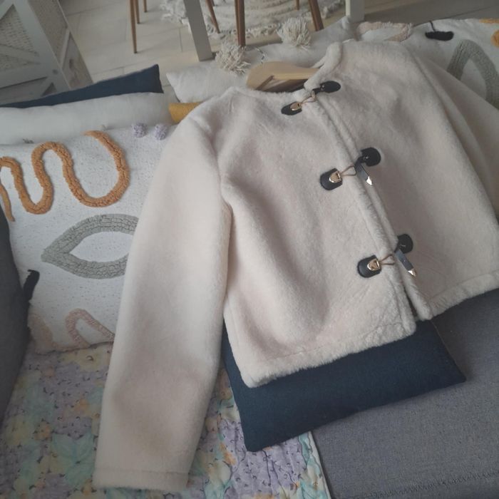 Чисто ново палтенце Зара