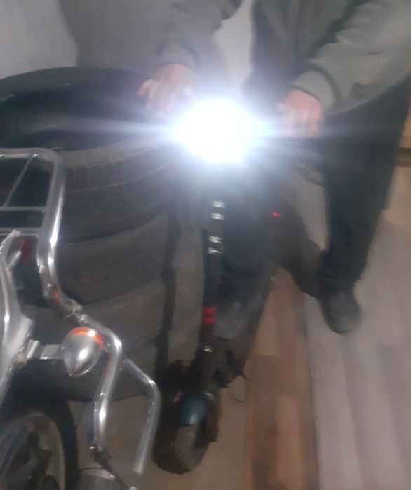 Электро самокат в хорошим состояний