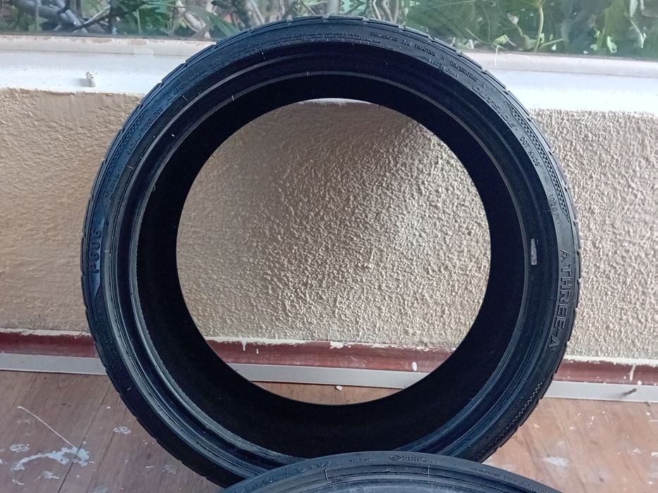 Гуми 235/ 35/ 19.  235/ 60/ 18