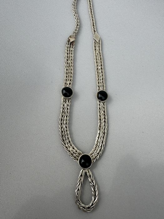 Colier din argint si onix